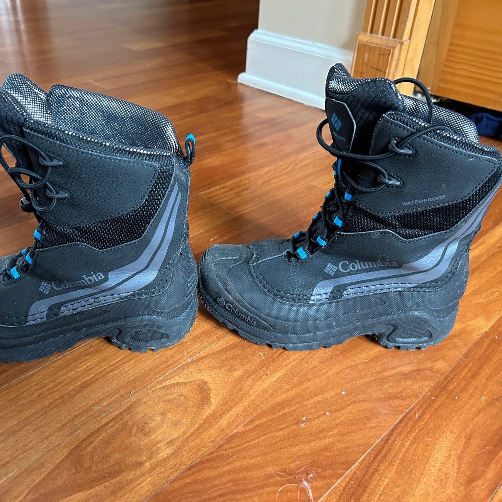 Columbia kids snow boots